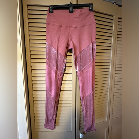 Alo Yoga size M Sheila Velour Panel Leggings Pink Mauve - Picture 1 of 4